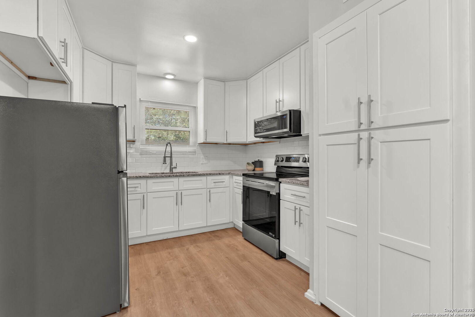 4627 Lyceum