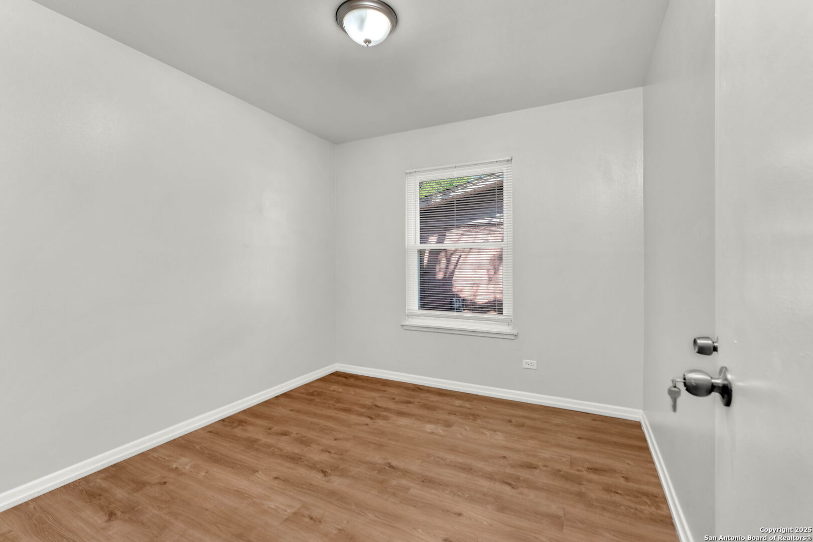 4627 Lyceum
