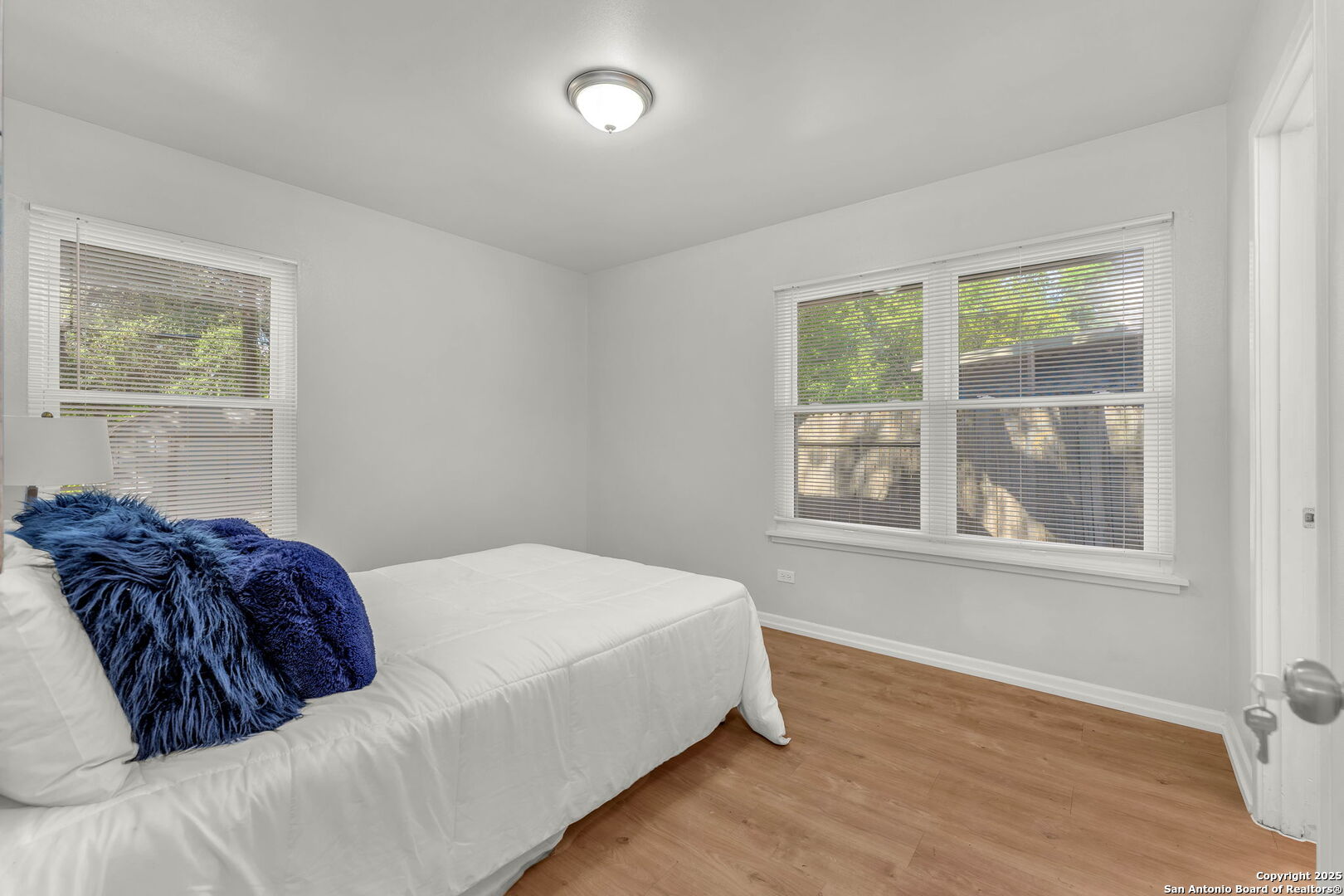 4627 Lyceum