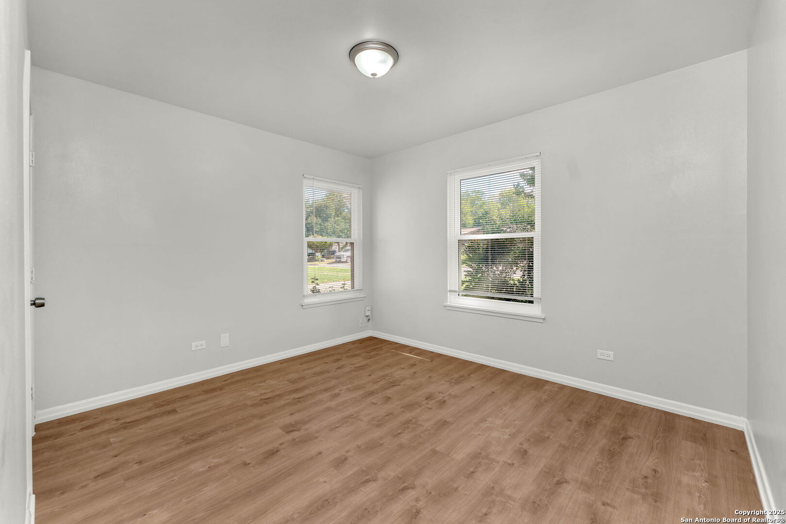 4627 Lyceum