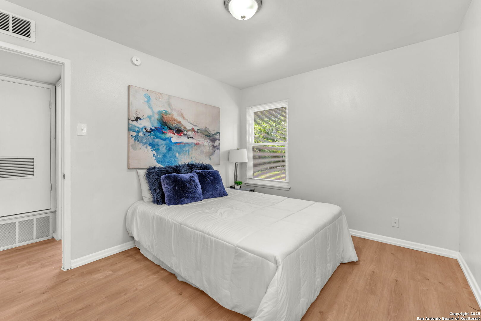 4627 Lyceum
