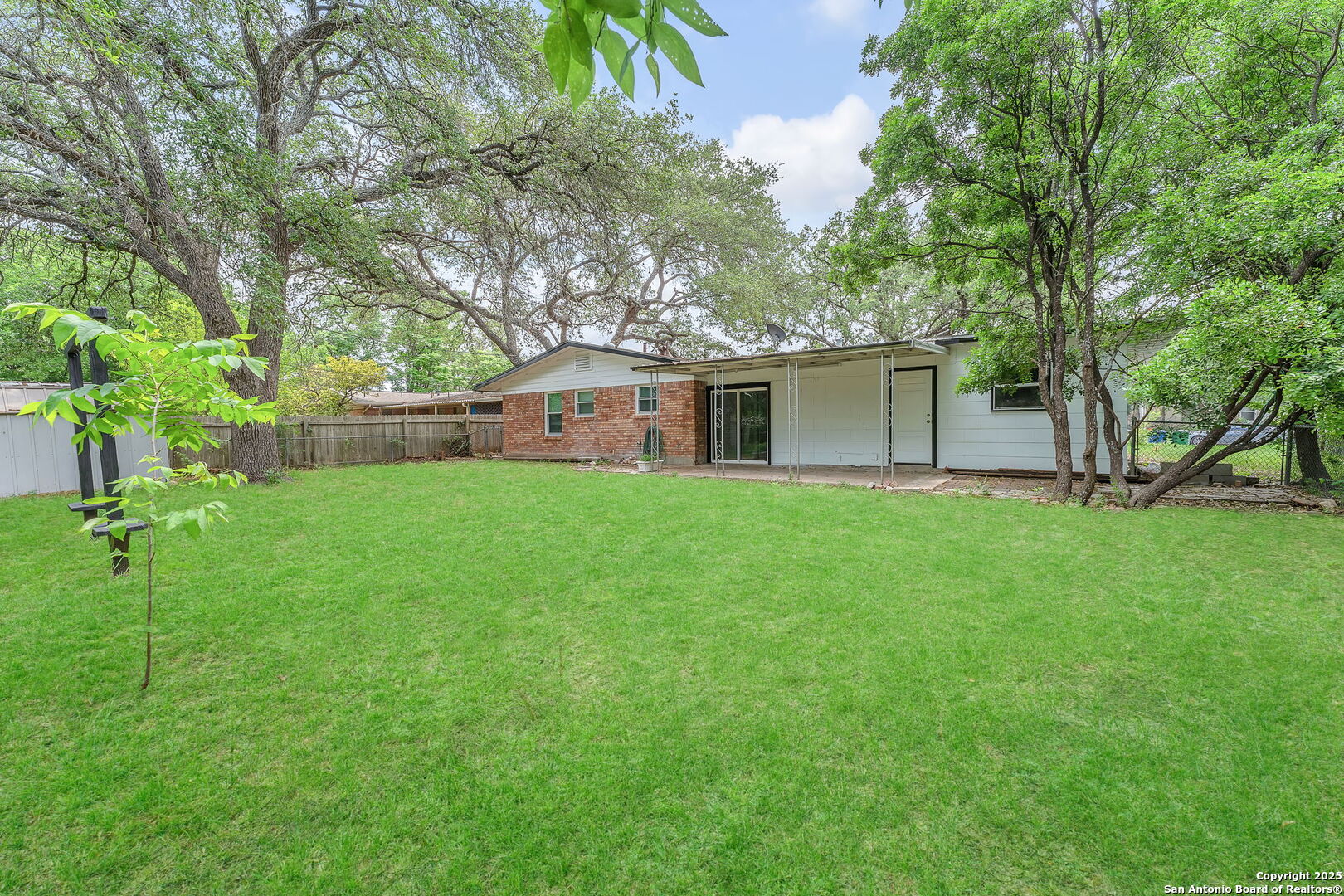 4627 Lyceum