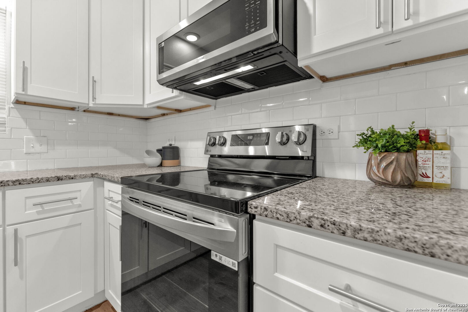 4627 Lyceum
