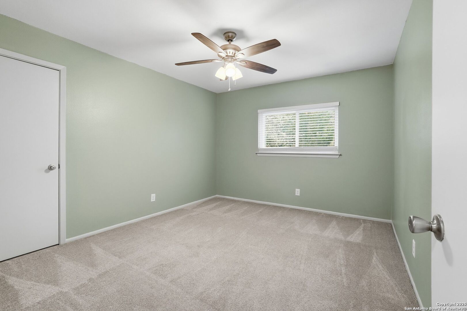 16415 Hillview Pass Dr