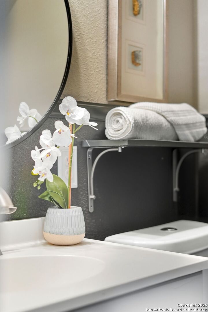 16415 Hillview Pass Dr