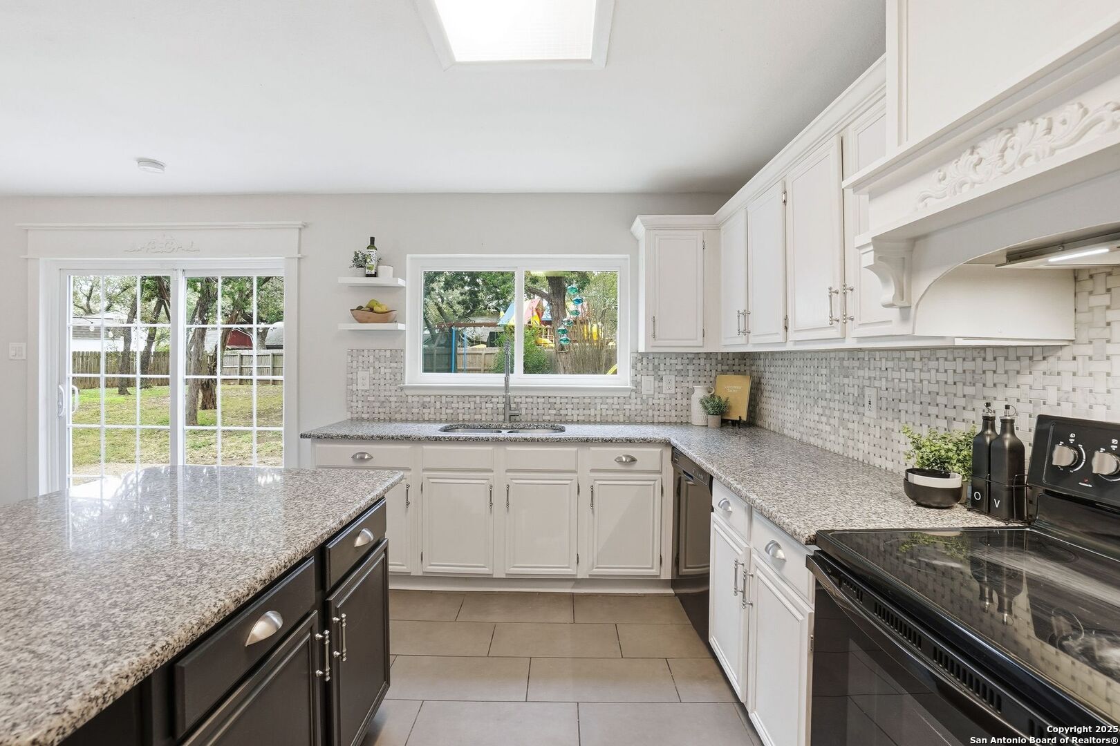 16415 Hillview Pass Dr