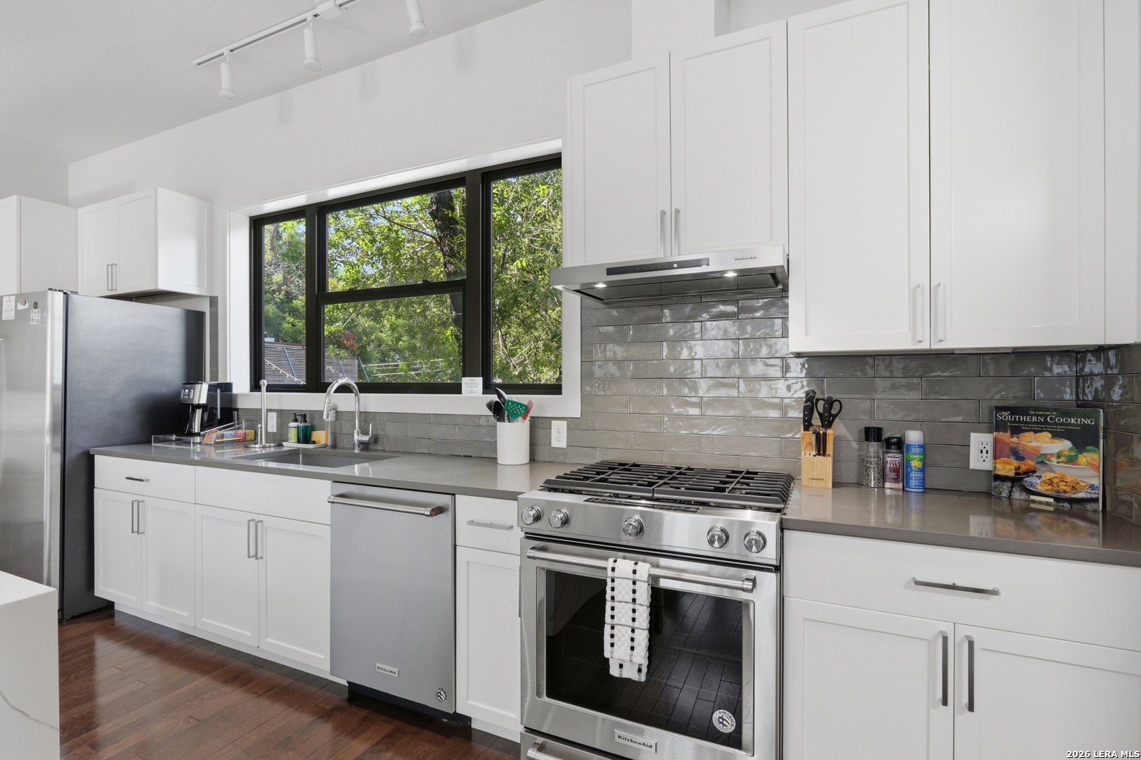 318 W Grayson St Unit: 303
