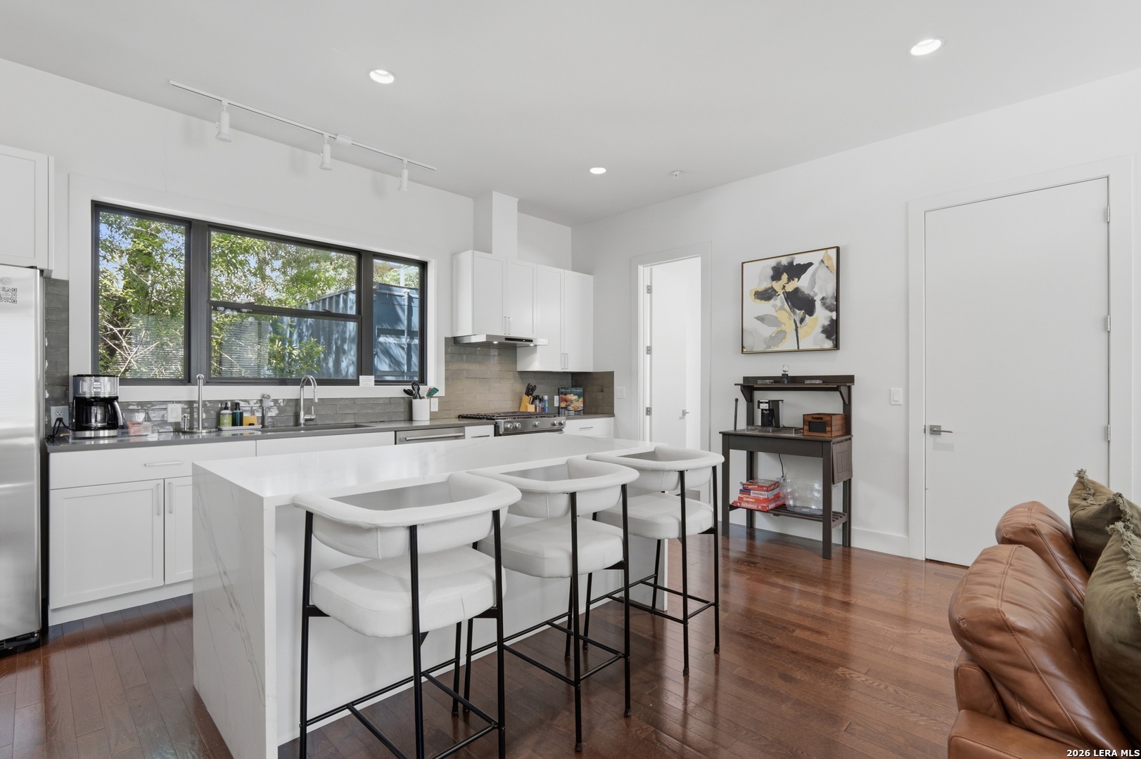 318 W Grayson St Unit: 303