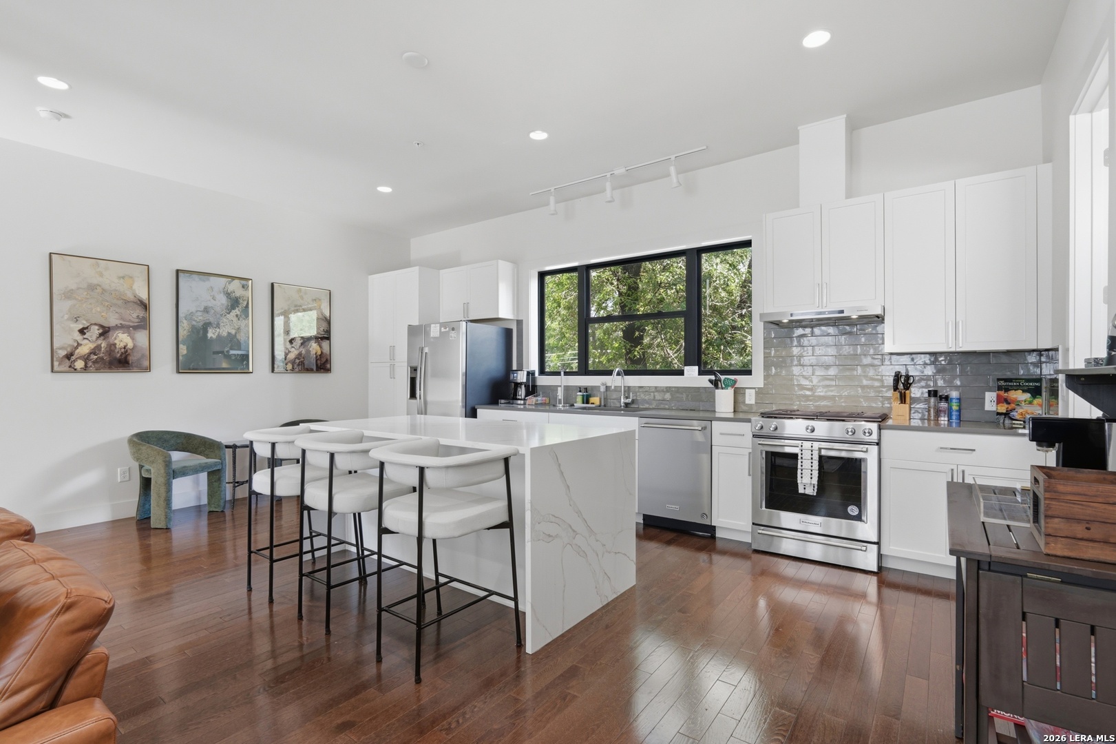 318 W Grayson St Unit: 303