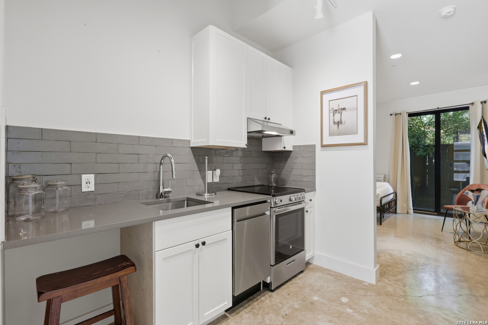 318 W Grayson St Unit: 303