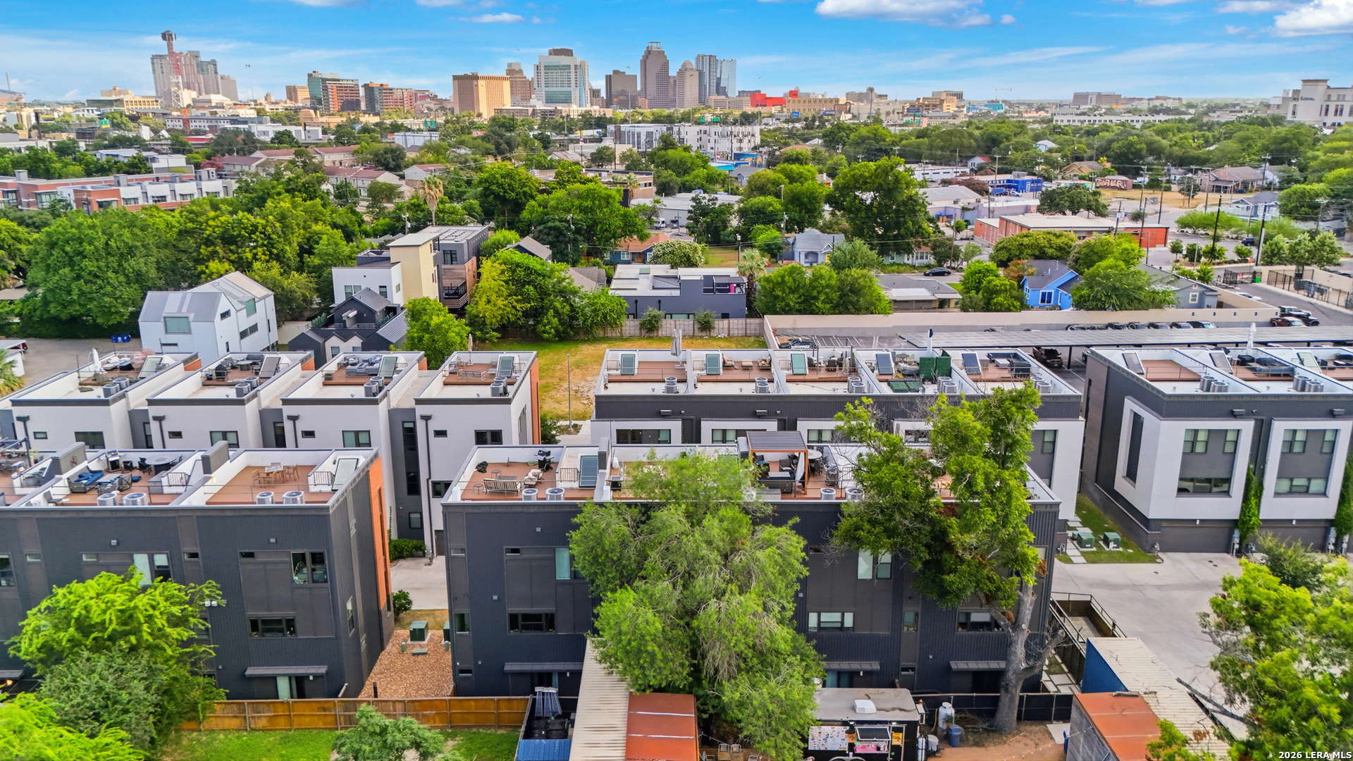 318 W Grayson St Unit: 303