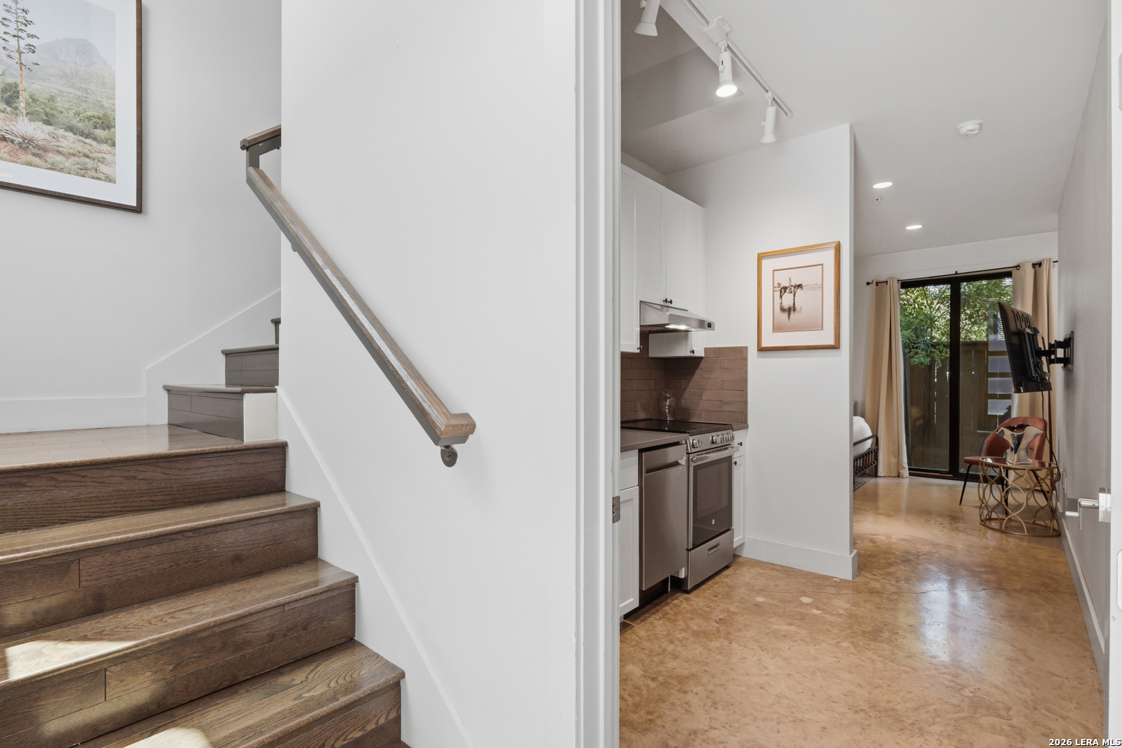 318 W Grayson St Unit: 303