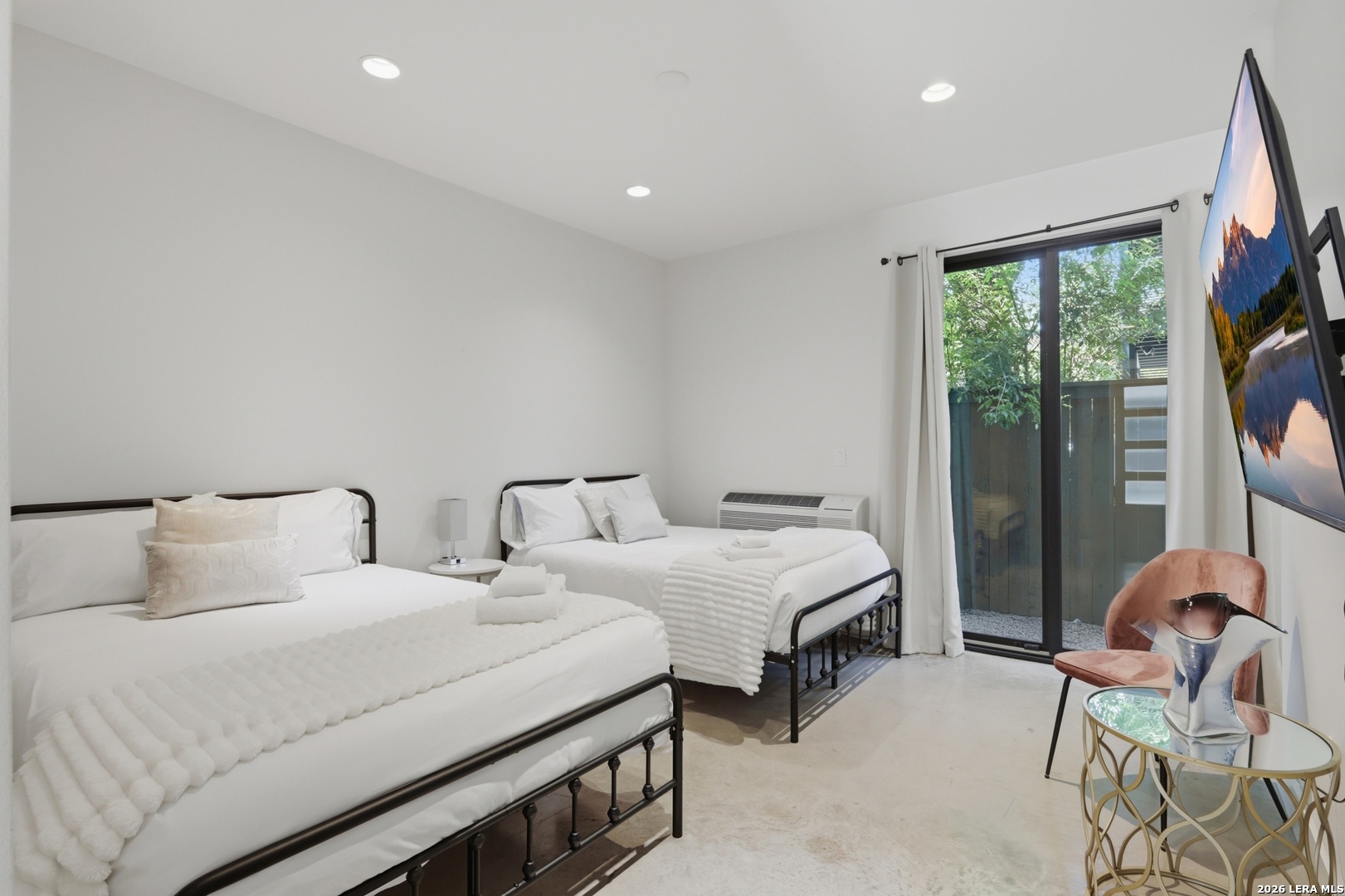 318 W Grayson St Unit: 303