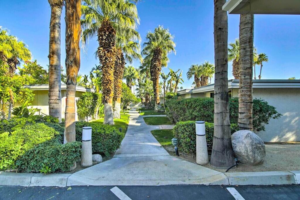 130 W Racquet Club Road 305