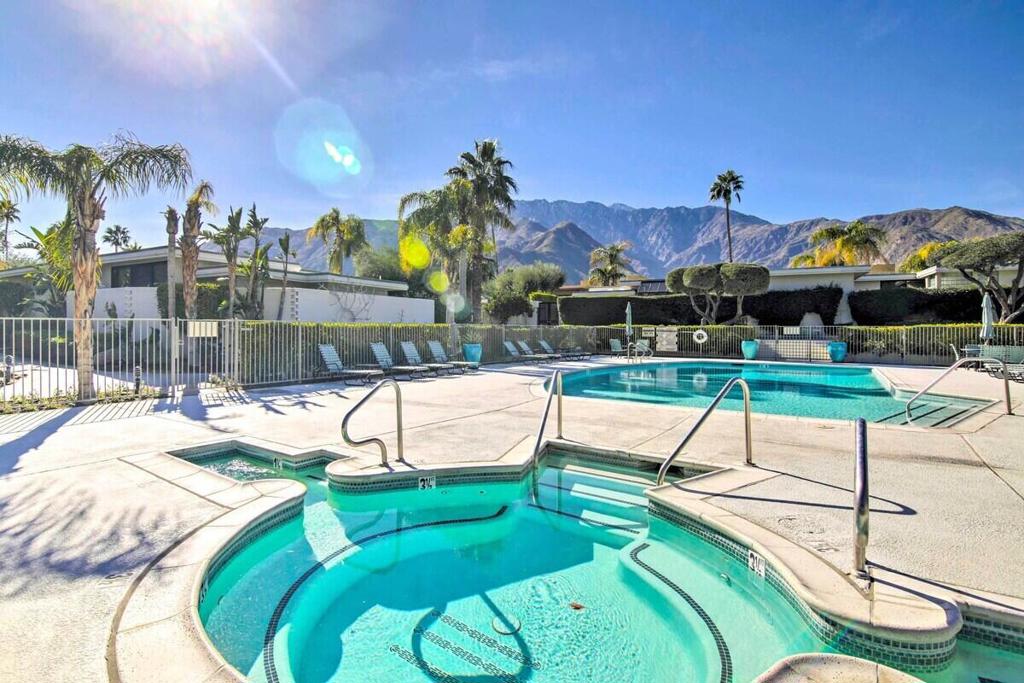 130 W Racquet Club Road 305