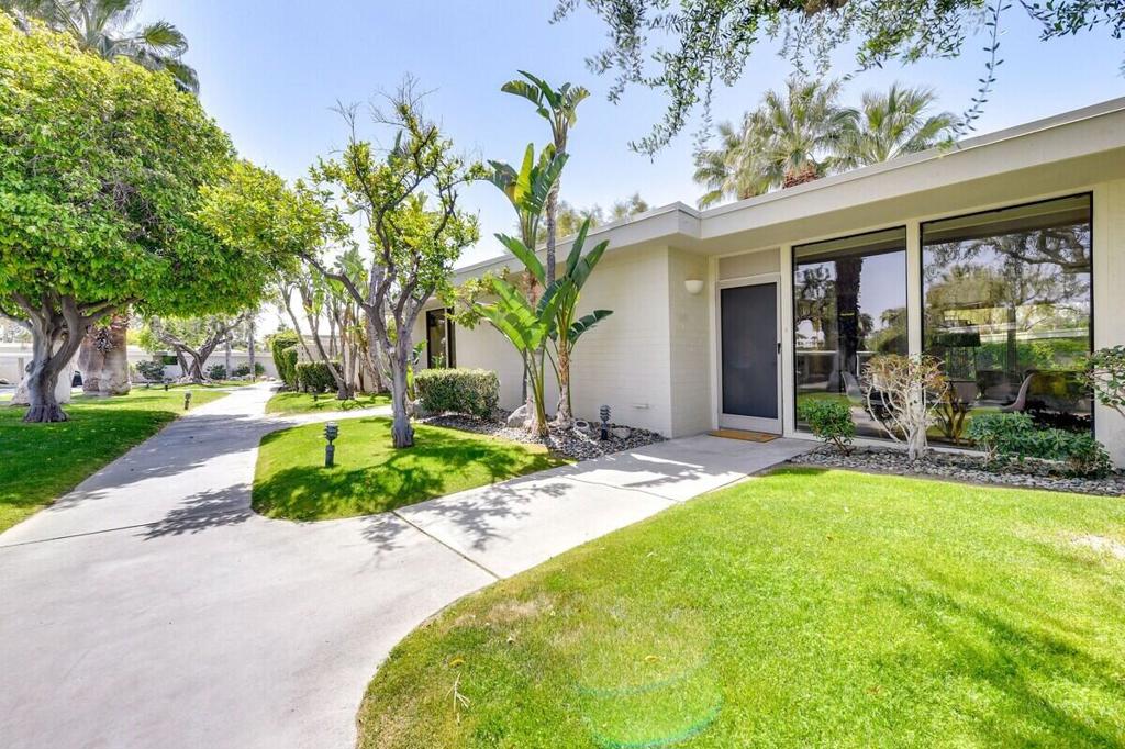 130 W Racquet Club Road 305