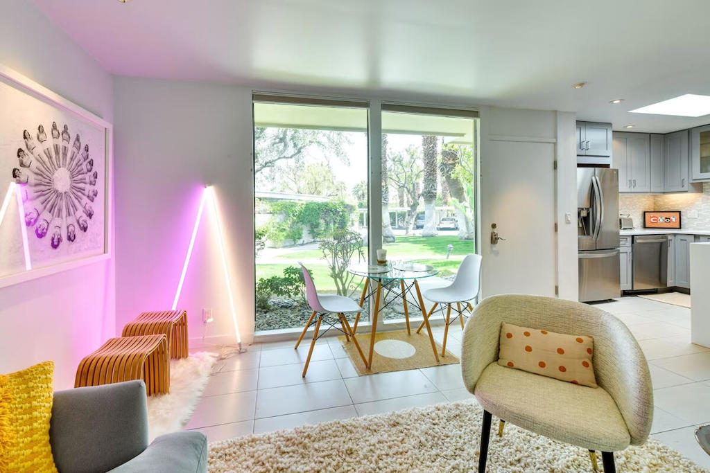 130 W Racquet Club Road 305