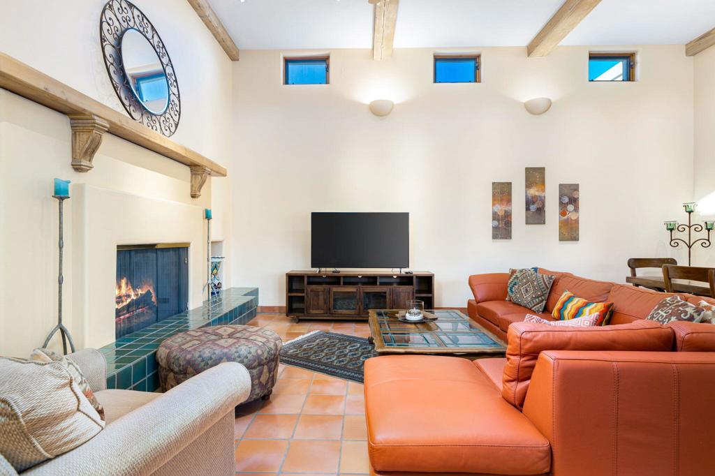 45545 Desierto Drive
