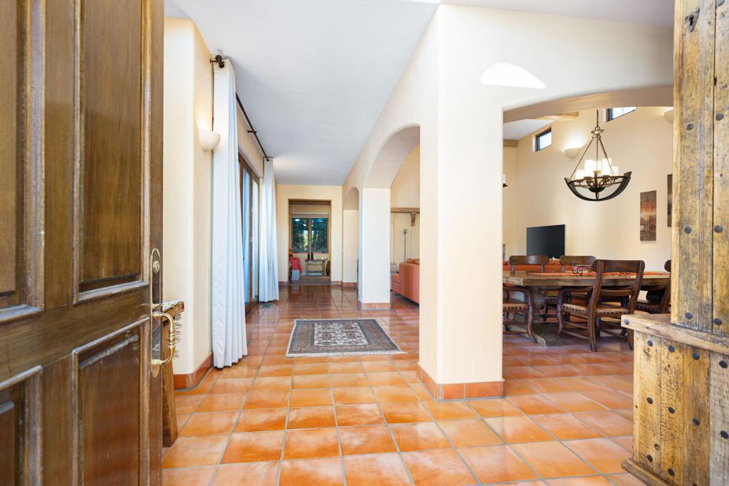 45545 Desierto Drive