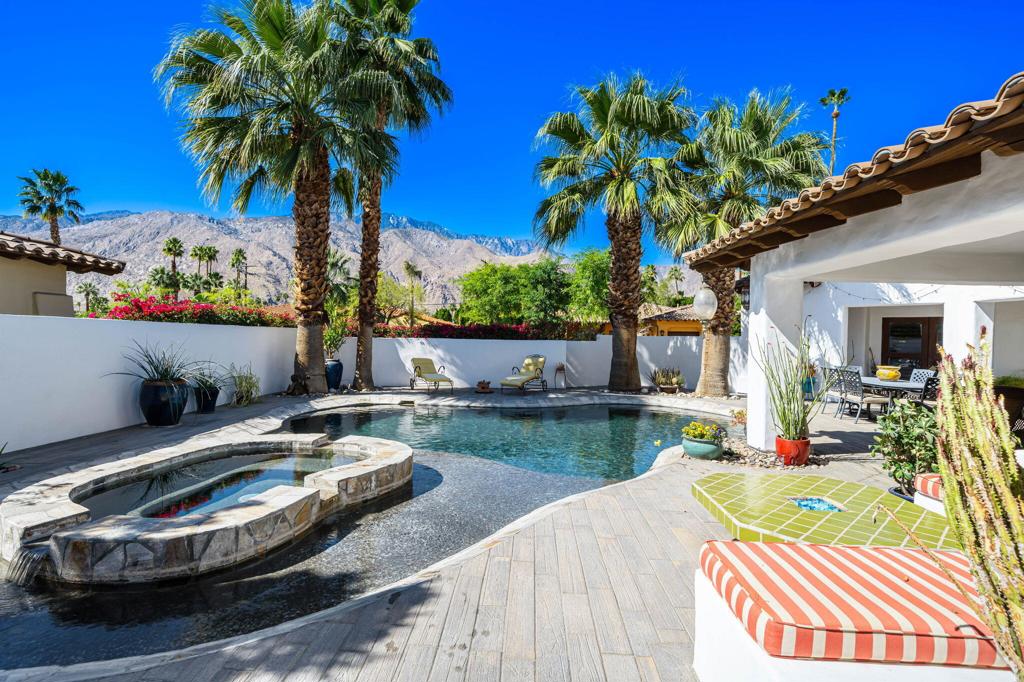 1126 Village Court