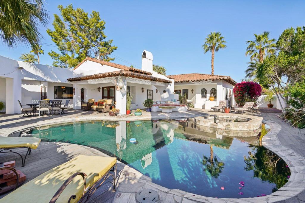 1126 Village Court