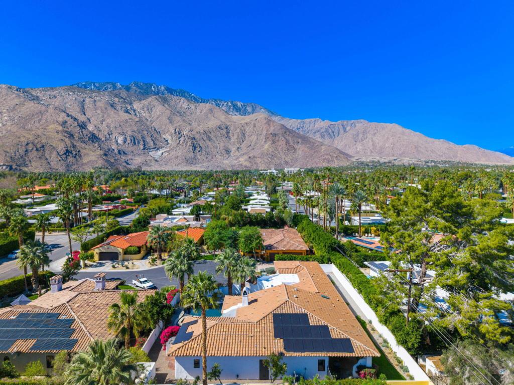 1126 Village Court