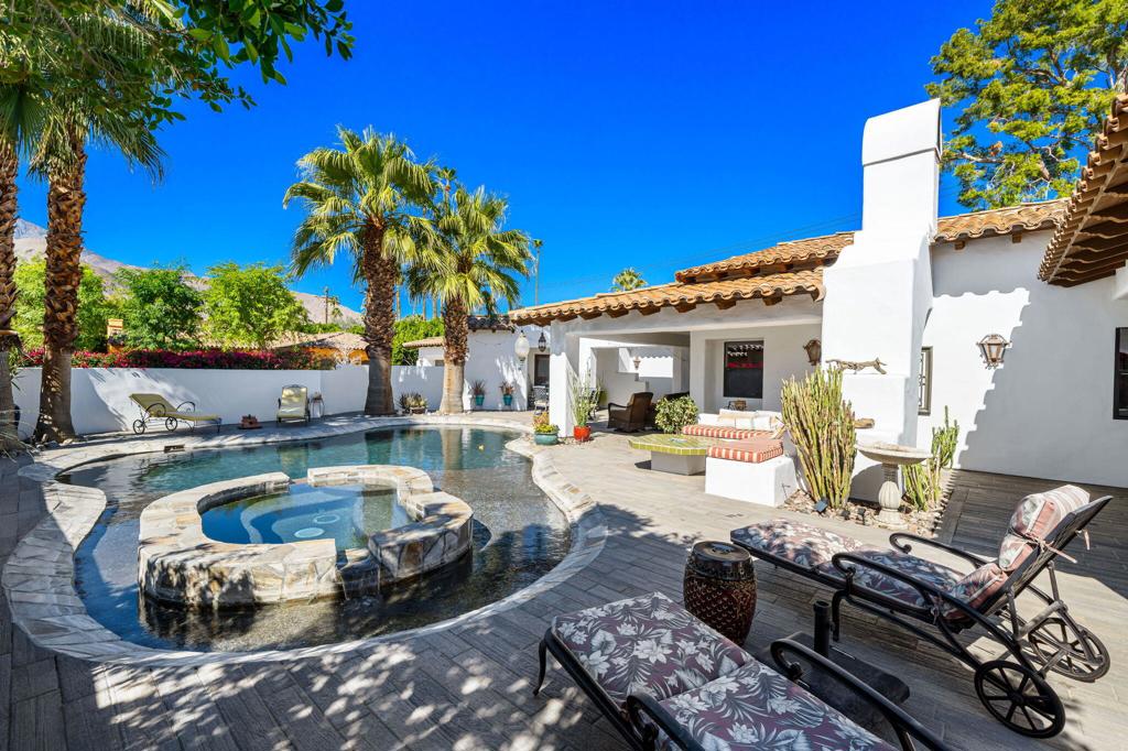1126 Village Court