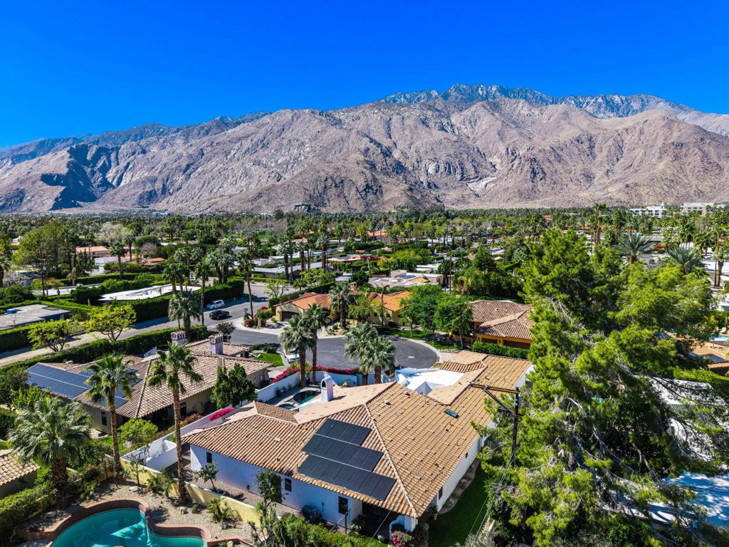 1126 Village Court