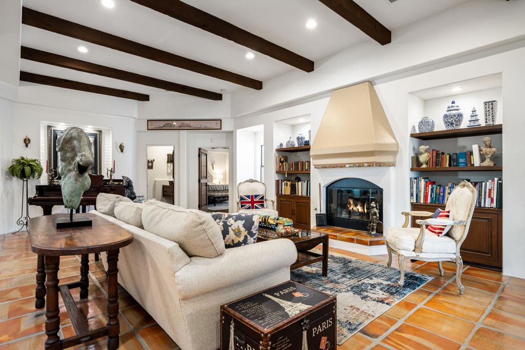 1126 Village Court