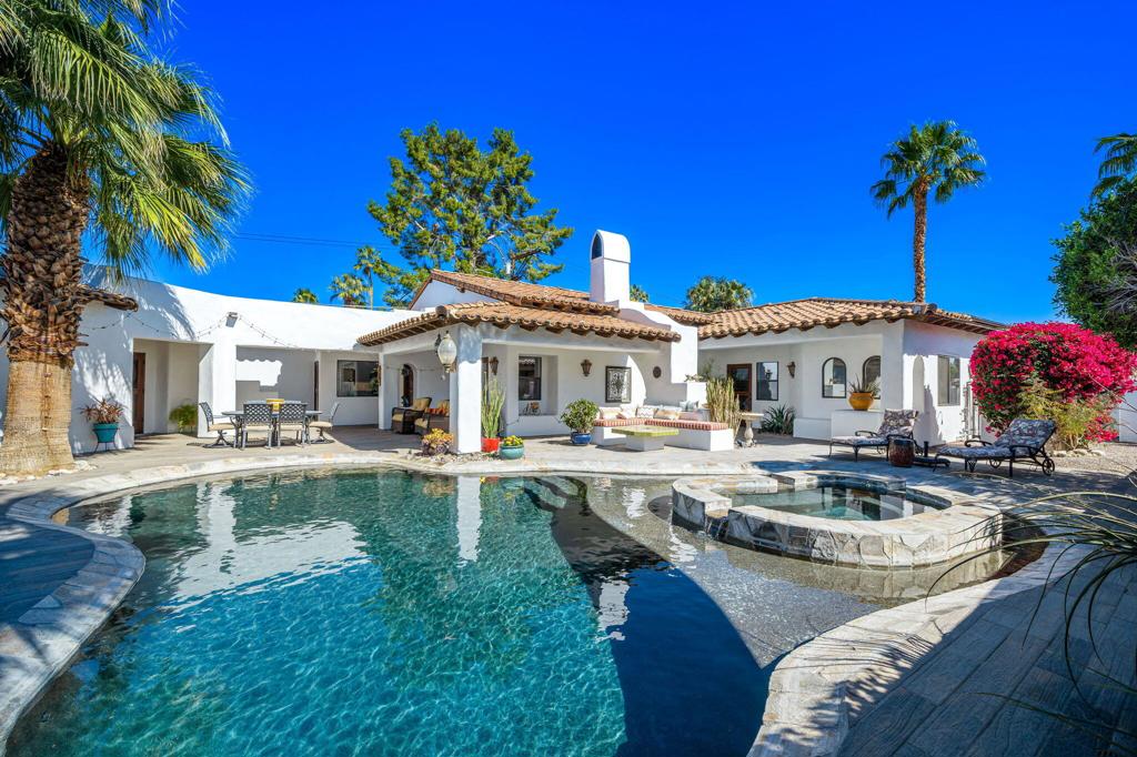 1126 Village Court