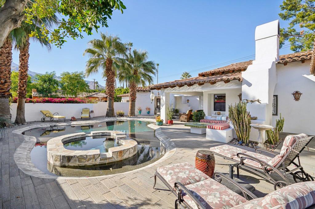1126 Village Court