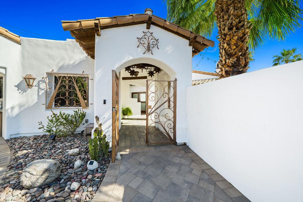 1126 Village Court