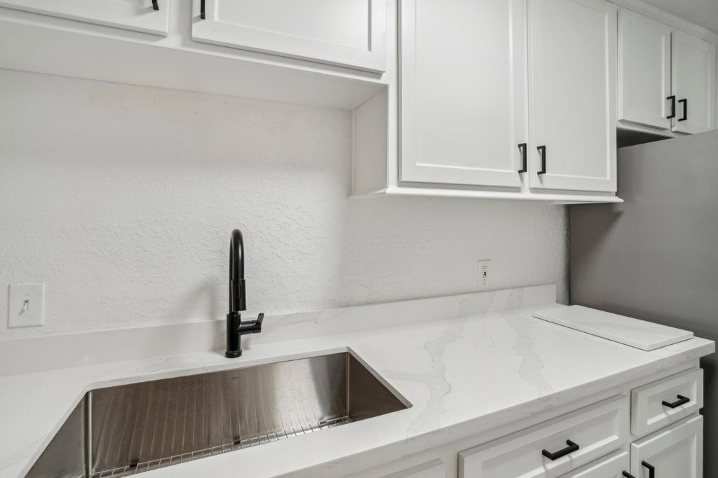 2825 N Los Felices Road 209