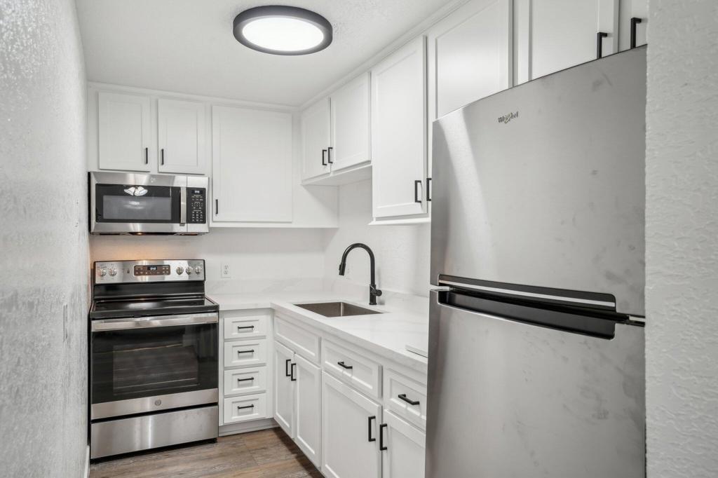 2825 N Los Felices Road 209