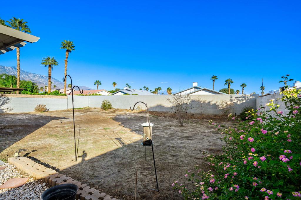 68220 Risueno Road