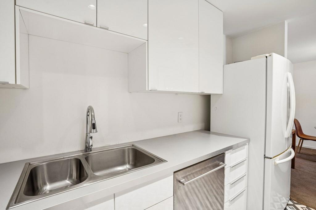 550 N Villa Court 205