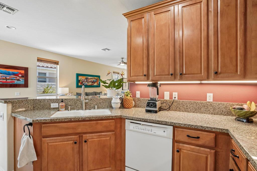 80450 Avenida Linda Vista