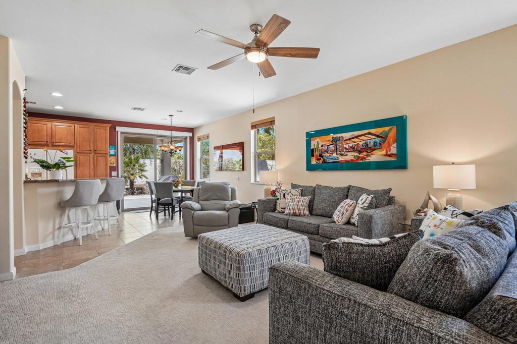 80450 Avenida Linda Vista