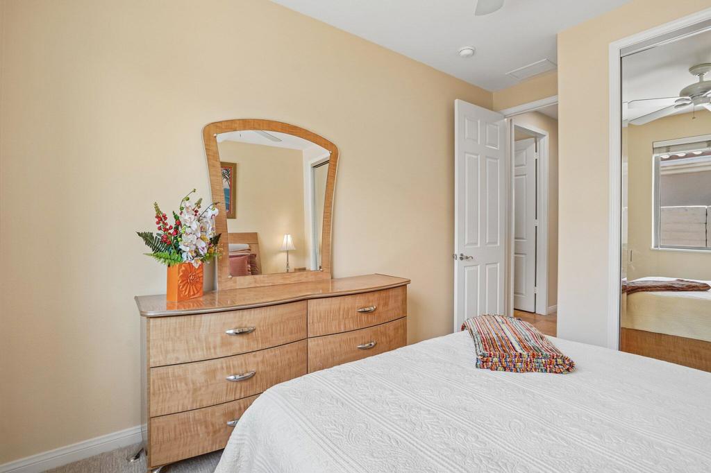 80450 Avenida Linda Vista