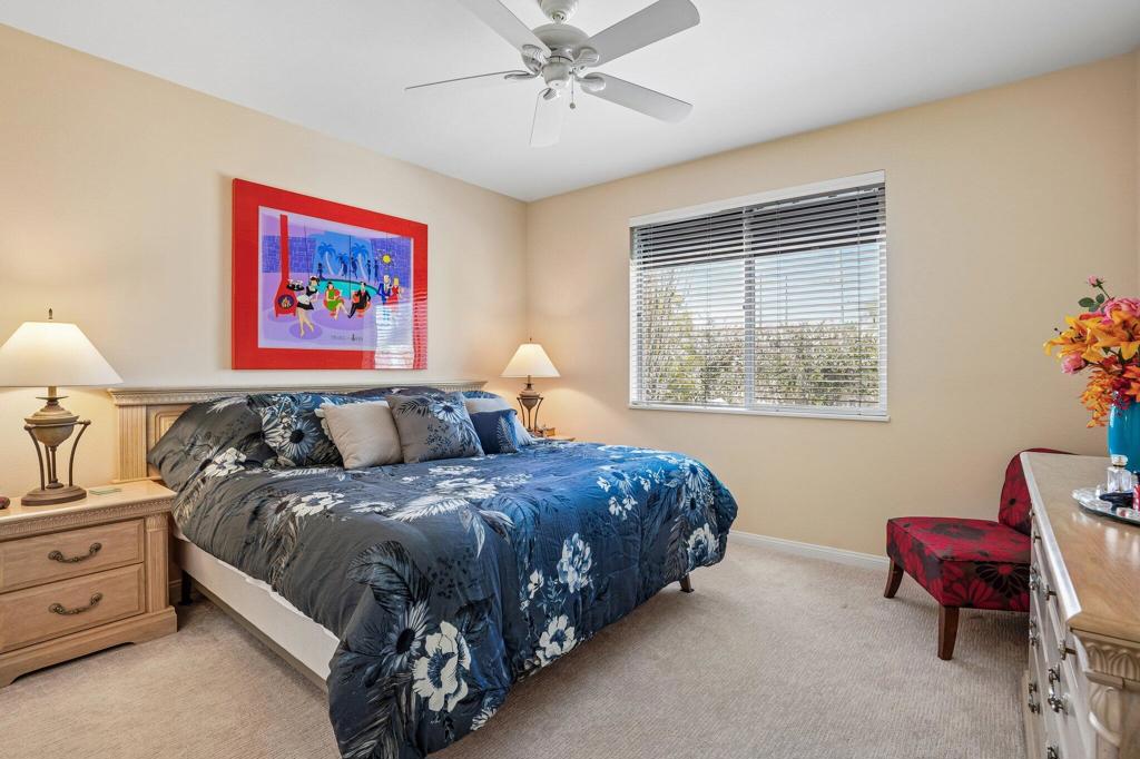 80450 Avenida Linda Vista
