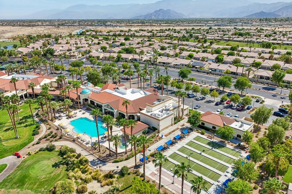 80450 Avenida Linda Vista