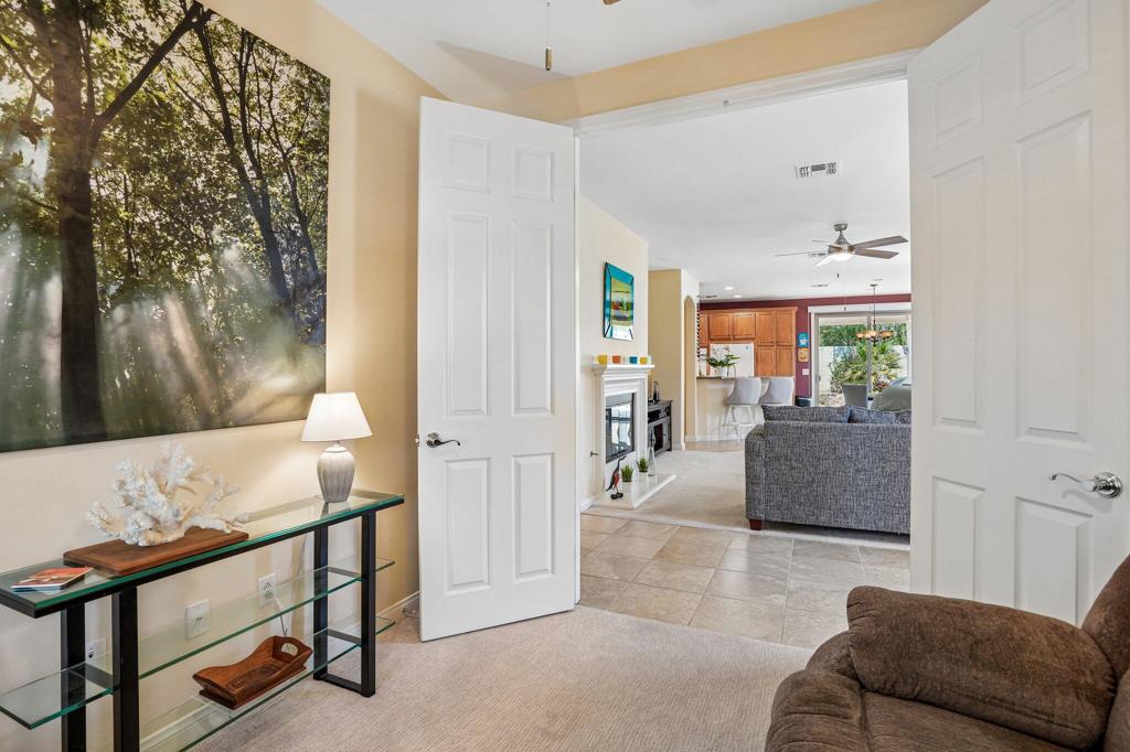 80450 Avenida Linda Vista