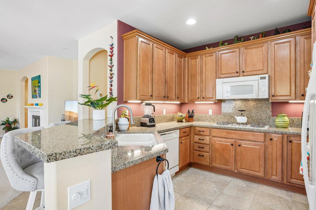80450 Avenida Linda Vista
