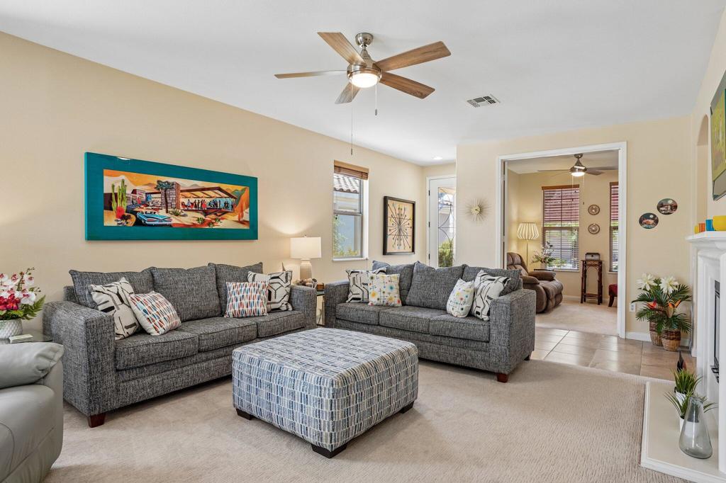 80450 Avenida Linda Vista