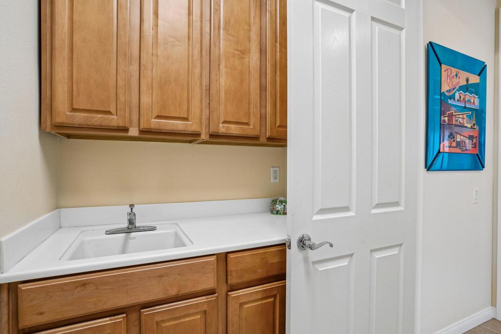 80450 Avenida Linda Vista