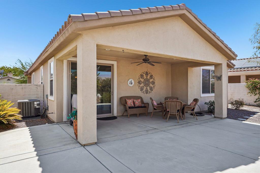 80450 Avenida Linda Vista