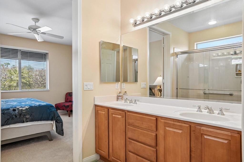 80450 Avenida Linda Vista