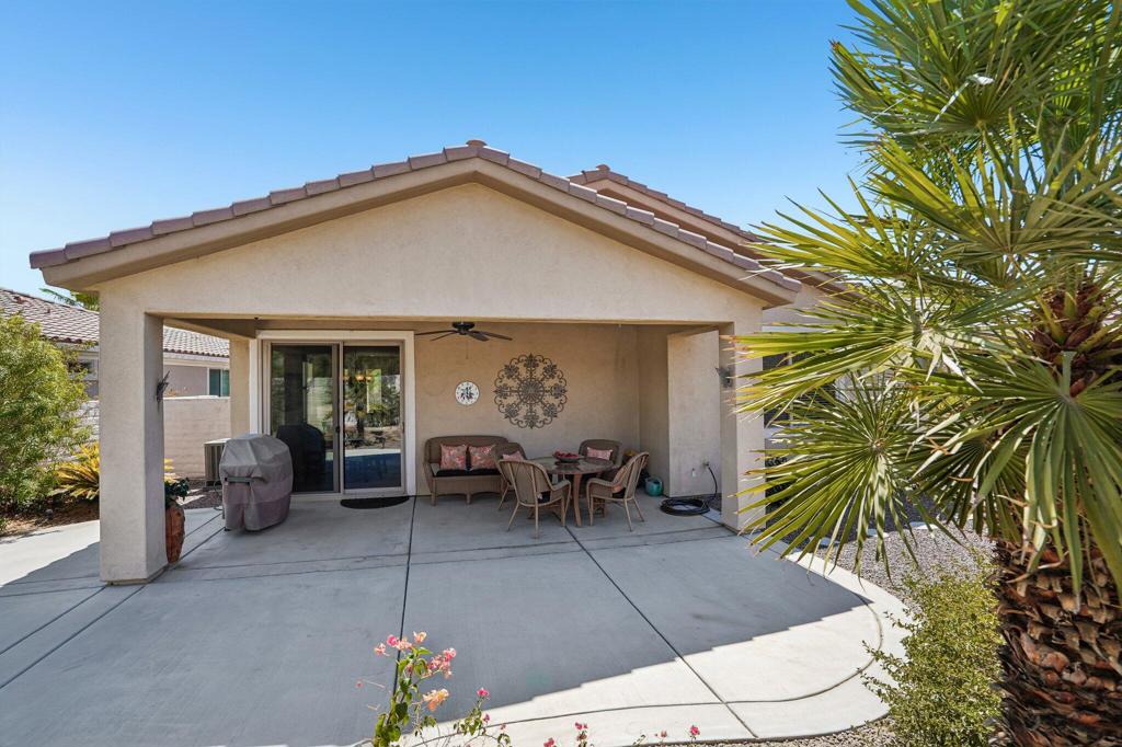 80450 Avenida Linda Vista