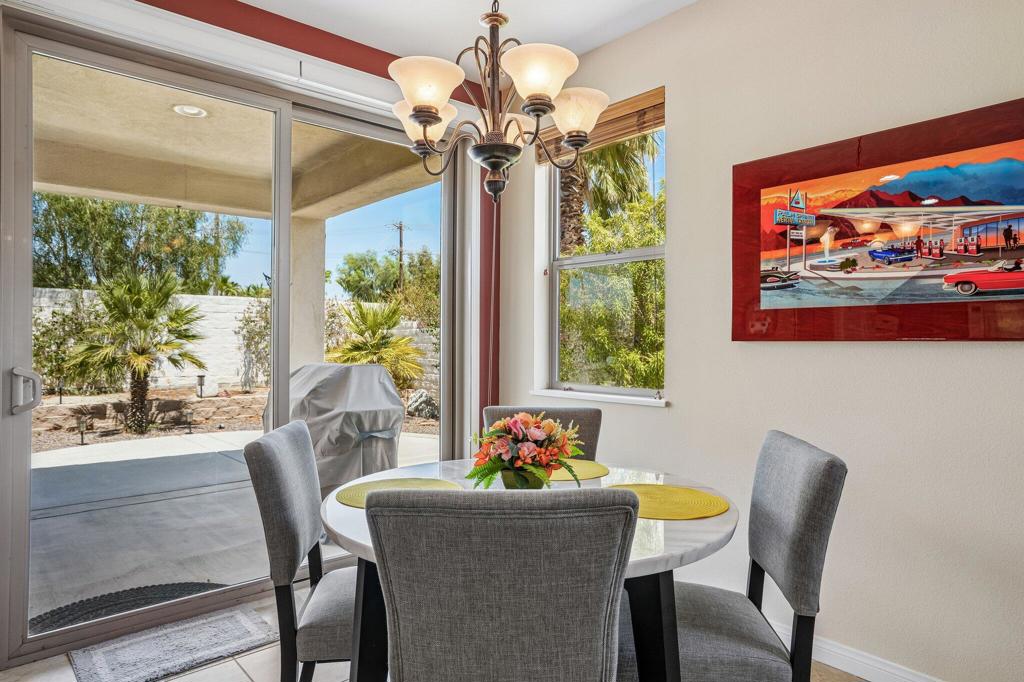 80450 Avenida Linda Vista