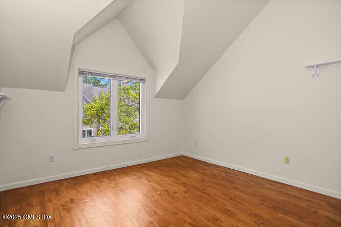 453 E Putnam Avenue 3C